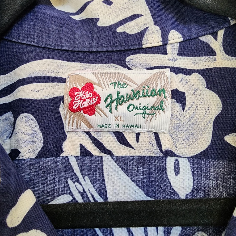 Hilo Hattie The Hawaiian Original Navy Blue Aloha Shirt XL Made in Hawaii Rayon - Picture 3 of 6